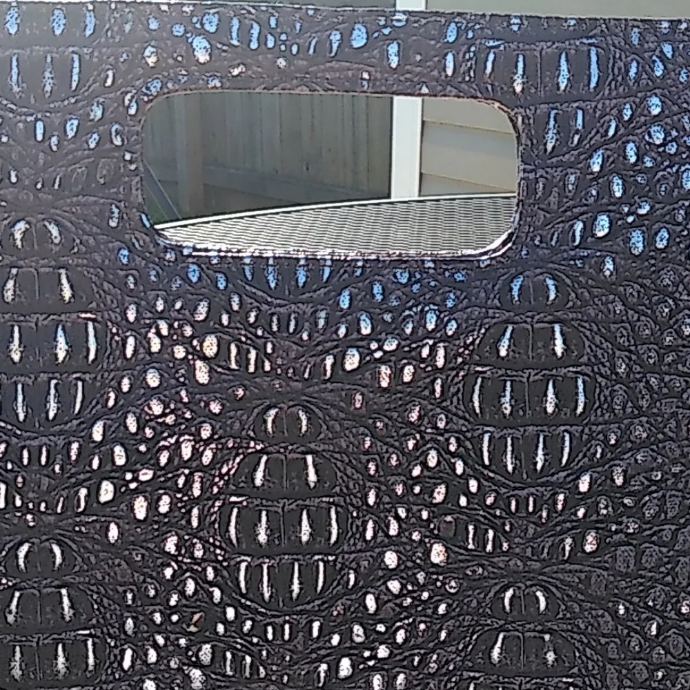 Faux crocodile clutch‎